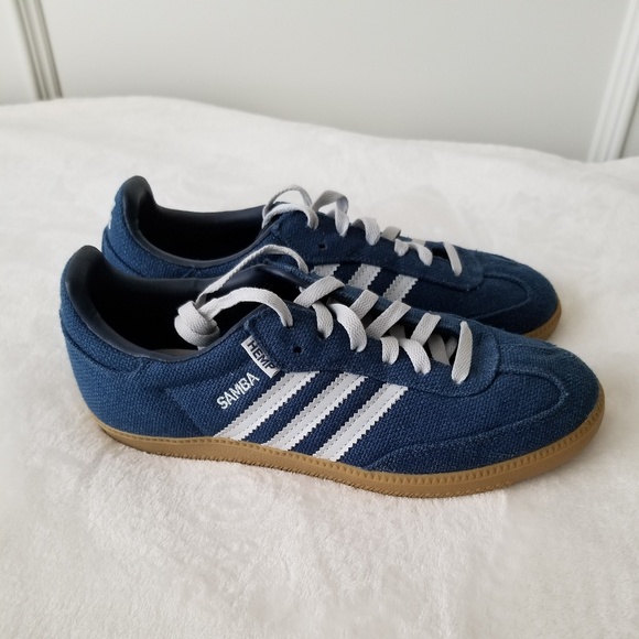 vans sneakers on feet